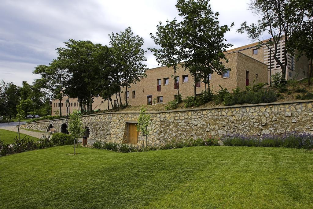 Hotel Voelgyikut Haz à Veszprém Extérieur photo