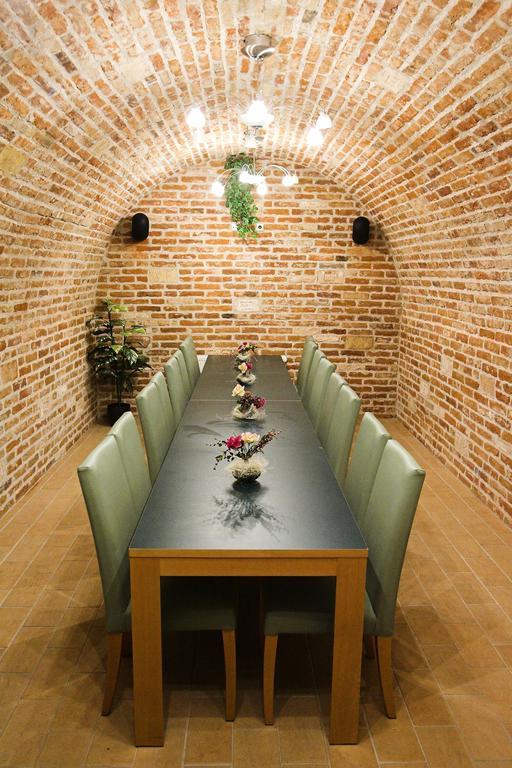 Hotel Voelgyikut Haz à Veszprém Extérieur photo