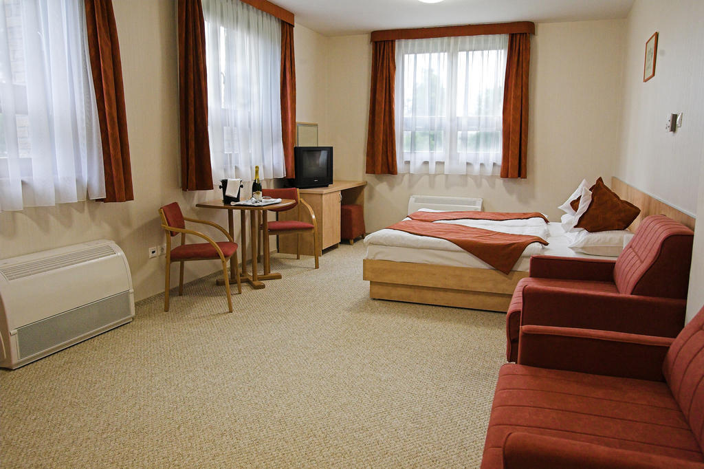 Hotel Voelgyikut Haz à Veszprém Chambre photo