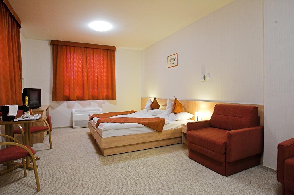 Hotel Voelgyikut Haz à Veszprém Chambre photo