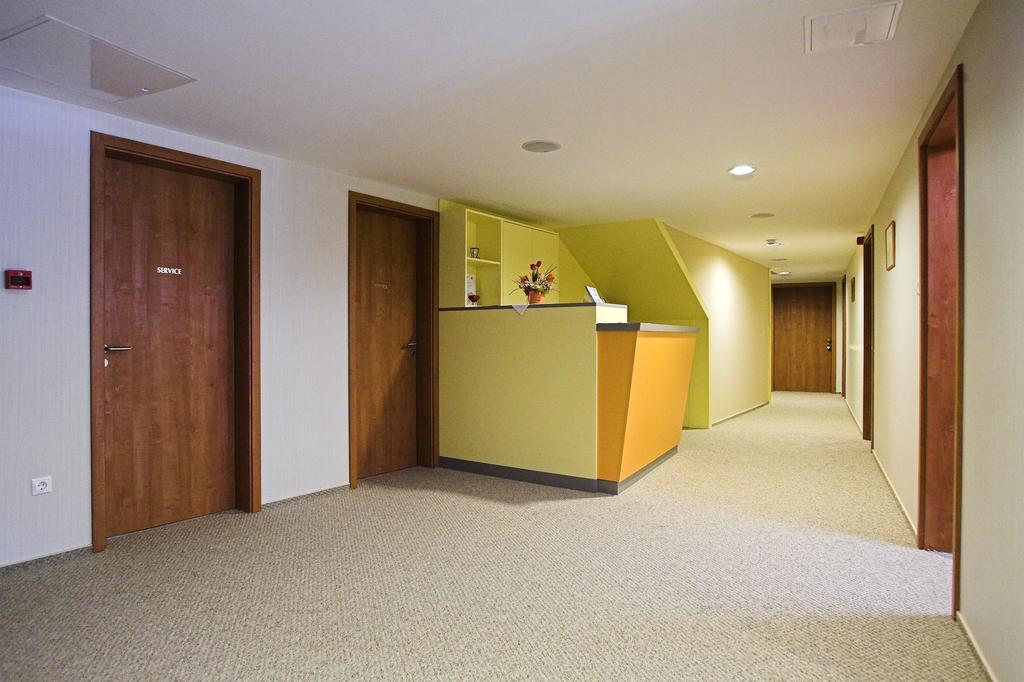 Hotel Voelgyikut Haz à Veszprém Extérieur photo